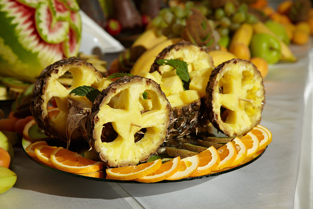caruta ornamentala facuta din ananas